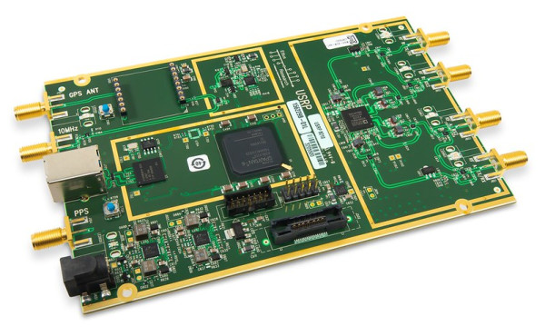 Ettus USRP B210: 2x2, 70MHz-6GHz SDR/Cognitive Radio (Board only)